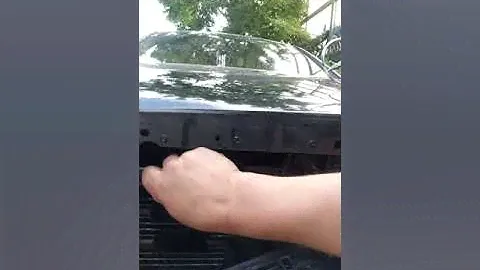 как открыть капот Мерседес w221