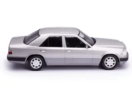 Масштабная модель Mercedes-Benz E-Klasse 1993 W124 Astral Silver (серебристый) лучшая цена!